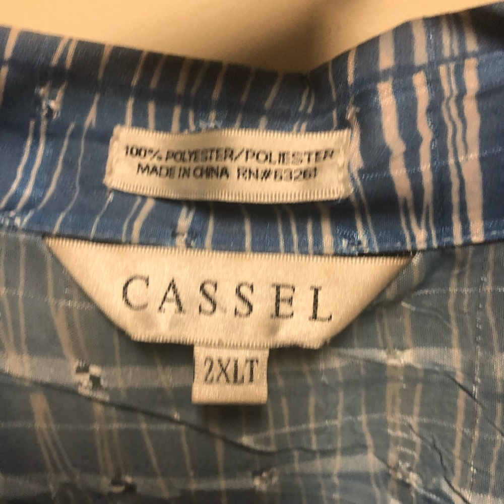 Men’s casual button up shirt